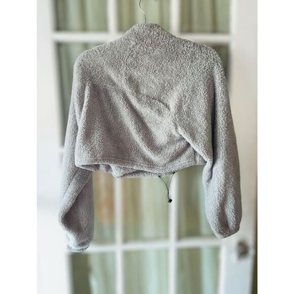 Shein Women’s Size 4 Gray Asymmetrical Zippered Neck Fuzzy Cropped Top - Picture 4 of 9